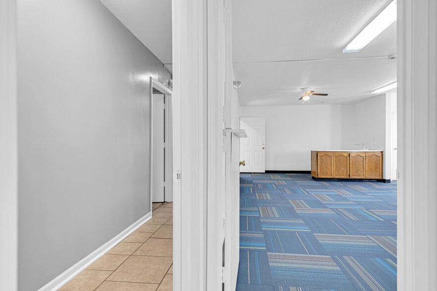 More Photos Of 205 Southbrook Pky, Kearney Daycare Center For Sale