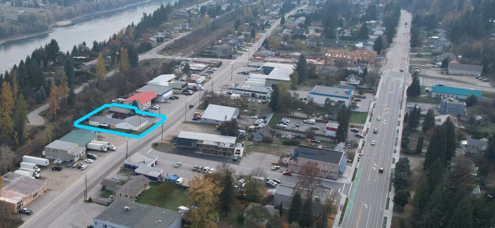 More Photos Of 2305 6th Av, Castlegar Self Storage For Sale