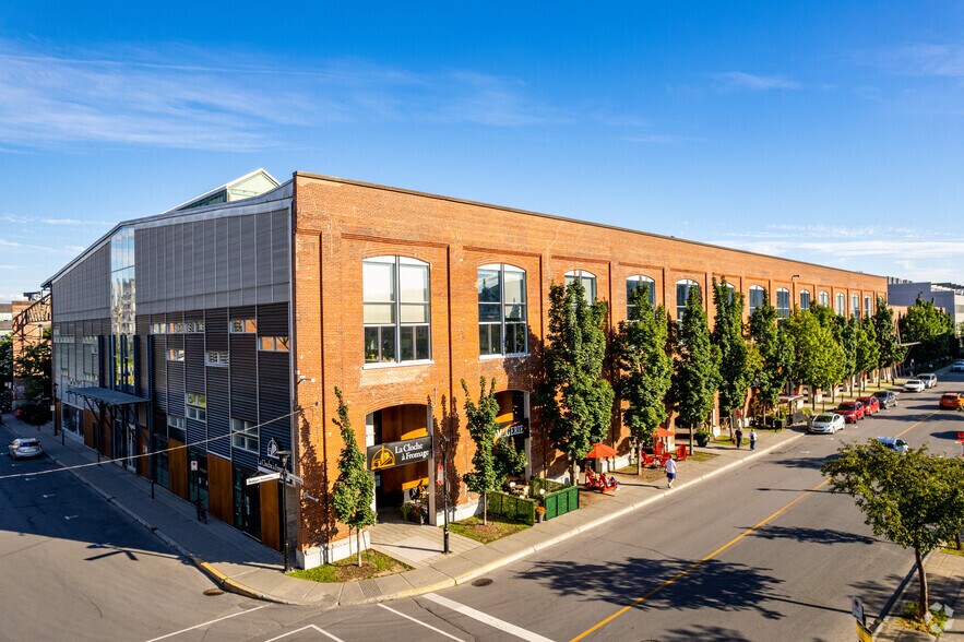 More Photos Of 2600 Rue William Tremblay, Montréal Unknown For Lease