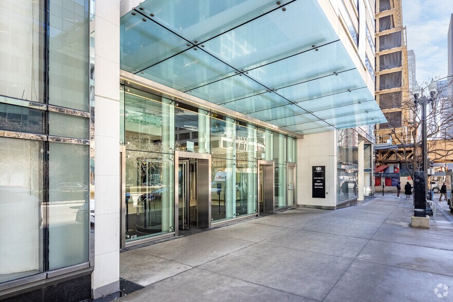 More Photos Of 203 N LaSalle St, Chicago Office For Lease