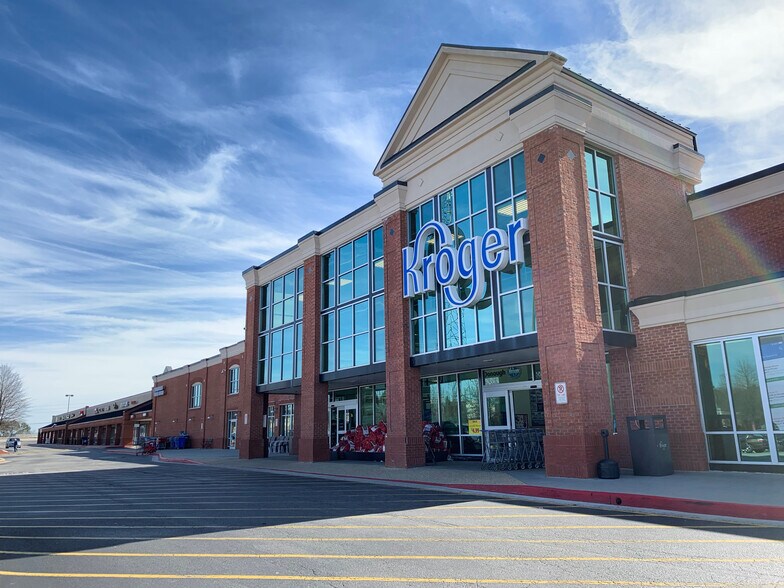 More Photos Of 2000 GA-155 N, McDonough Supermarket For Sale