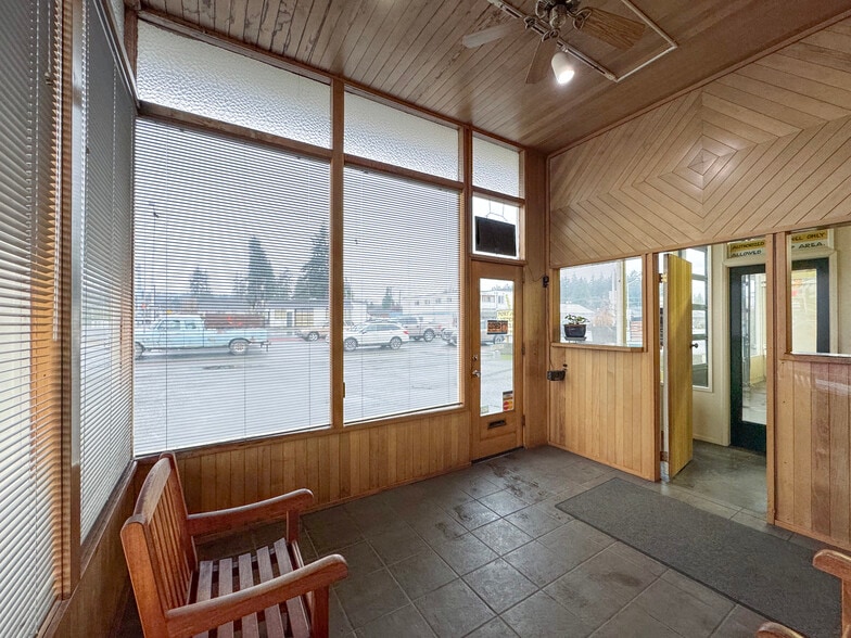 More Photos Of 833 E 1st St, Port Angeles General Retail For Sale