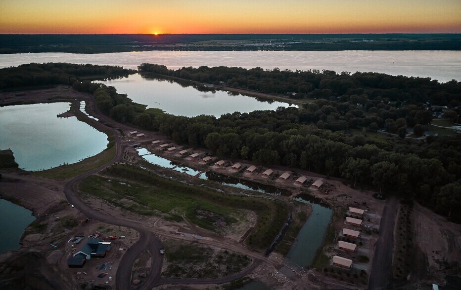 More Photos Of 1583 Spring Bay Rd, Spring Bay Hotel For Sale