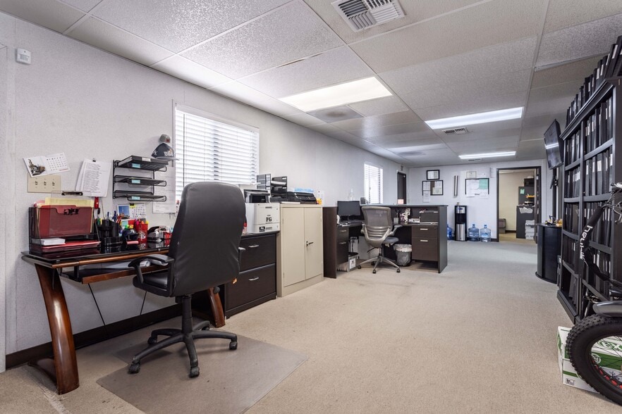 More Photos Of 669 Arroyo St, San Fernando Manufacturing For Sale