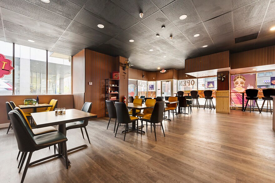 More Photos Of 400-416 Smithfield St, Pittsburgh Parking Garage For Lease