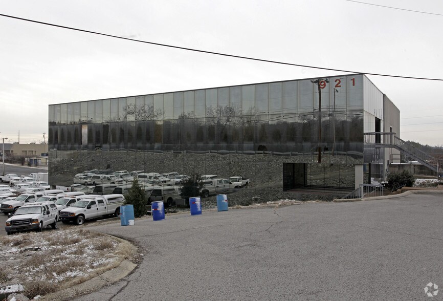 More Photos Of 921 W Main St, Hendersonville Loft Creative Space For Lease