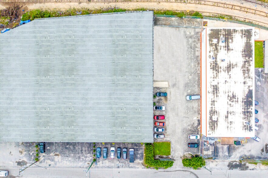 More Photos Of 7300 NW 35th Ave, Miami Showroom For Lease