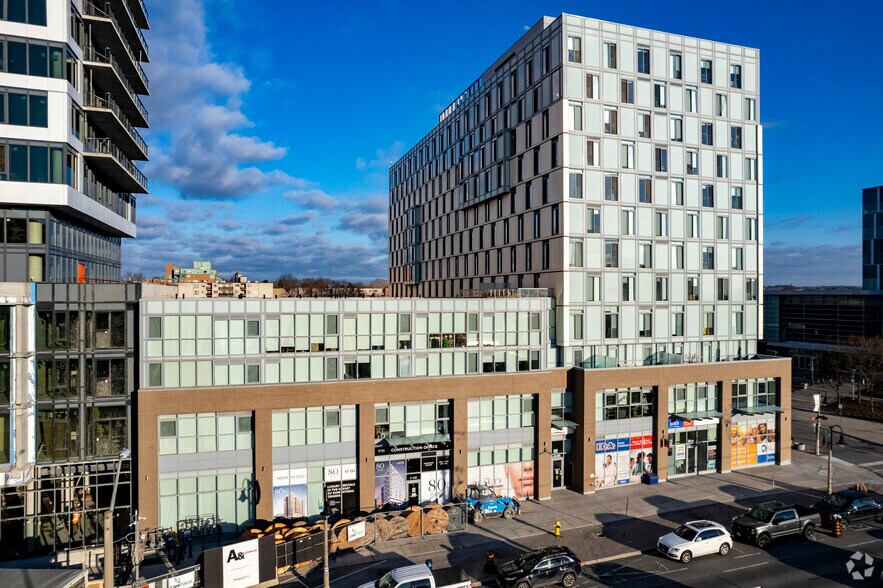 More Photos Of 100 Bond St E, Oshawa Apartments For Lease