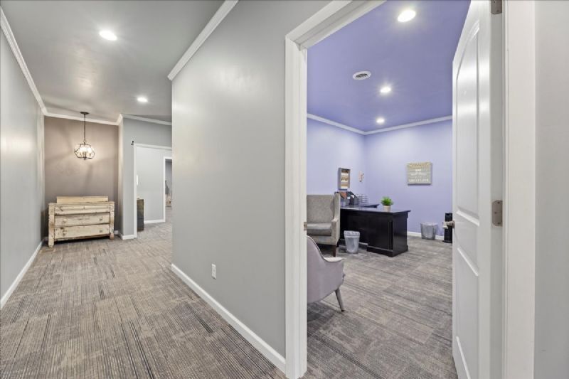 More Photos Of 523 W Sheridan Ave, Shenandoah Loft Creative Space For Sale