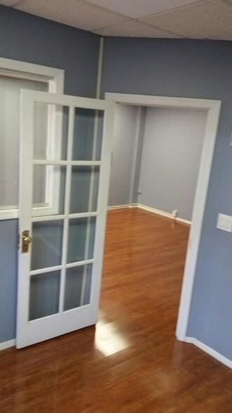 More Photos Of 1688 E 16th St, Brooklyn Office For Lease