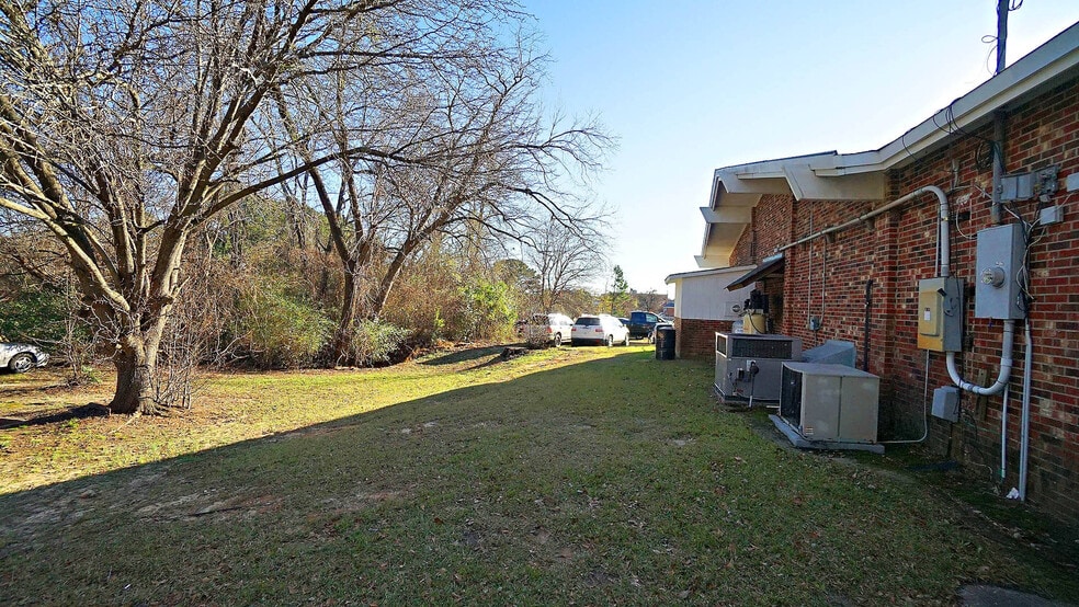 More Photos Of 302 N Main St, Fuquay Varina Convenience Store For Sale
