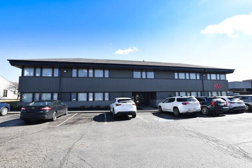 More Photos Of 4974 Higbee Ave NW, Canton Office For Lease