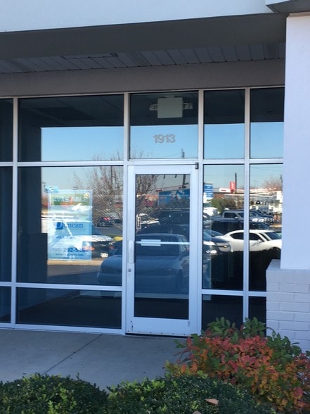 More Photos Of 1901-1907 Commonwealth Dr, Louisville Unknown For Lease