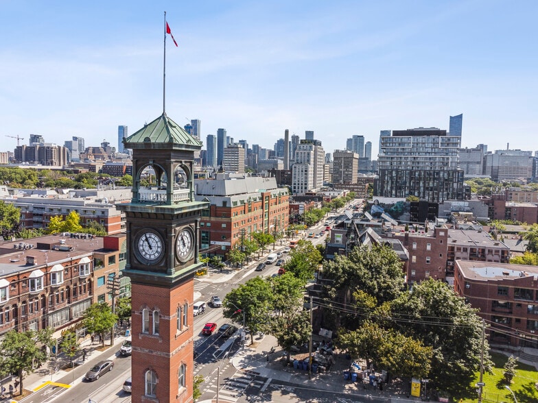 More Photos Of 335 College St, Toronto Apartments For Sale