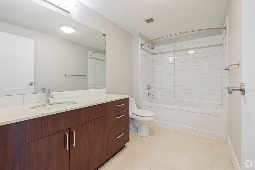 More Photos Of 2105 90 Av SW, Calgary Apartments For Lease