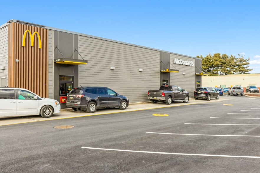 More Photos Of 1183 N 4th St, Sunbury General Retail For Sale