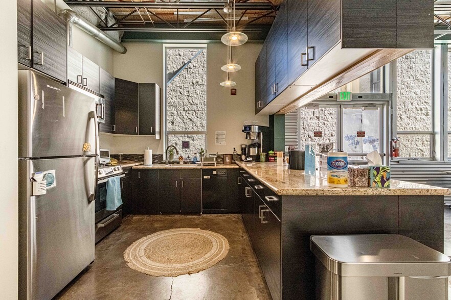 More Photos Of 6940 Burnett St, Sebastopol Office For Sale