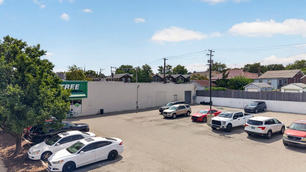 More Photos Of 3637 S Kings Hwy, Saint Louis Freestanding For Lease