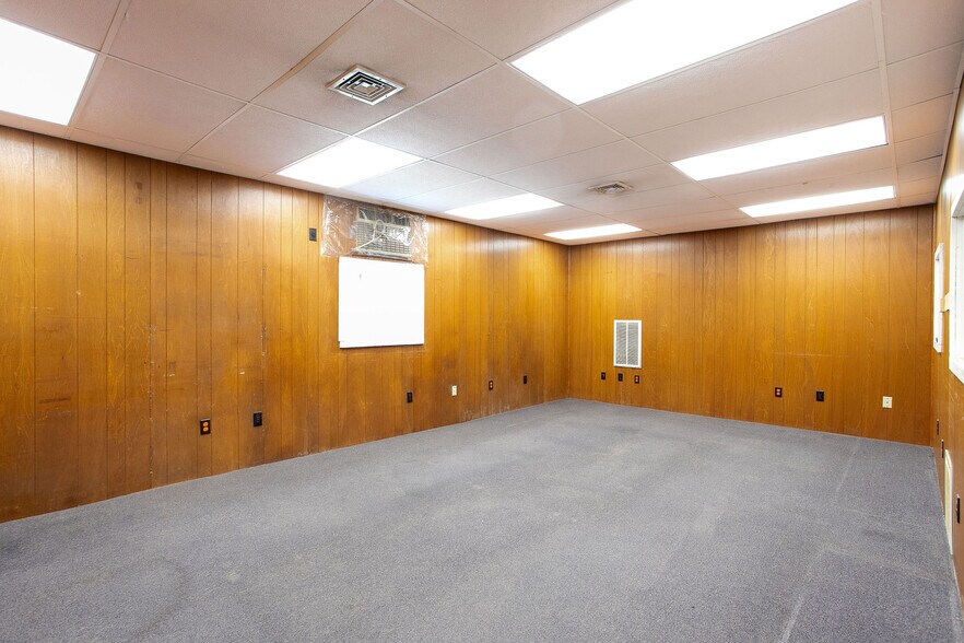 More Photos Of 395 Park St North, Great Barrington Warehouse For Sale