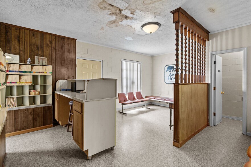 More Photos Of 3522 James B White Hwy, Whiteville Veterinarian Kennel For Sale