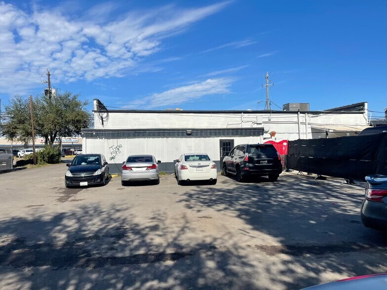 More Photos Of 7122 Lawndale St, Houston Freestanding For Sale