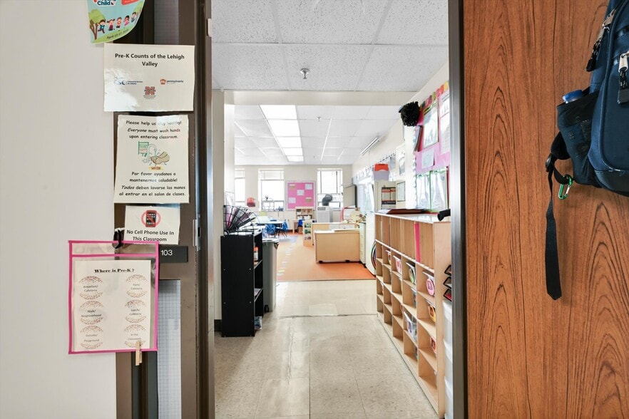 More Photos Of 855 Lincoln Ave, Northampton Office For Sale