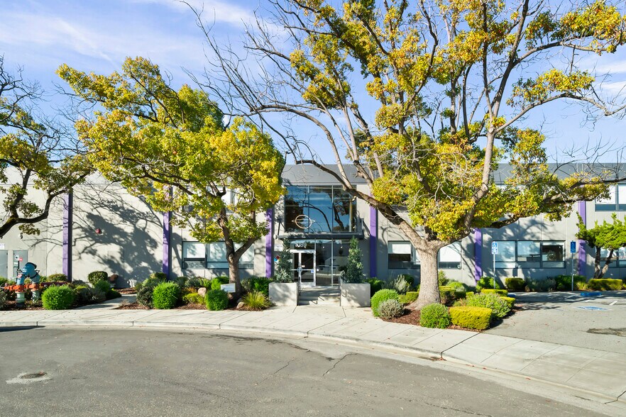 More Photos Of 1089 Mills Way, Redwood City Research And Development For Lease