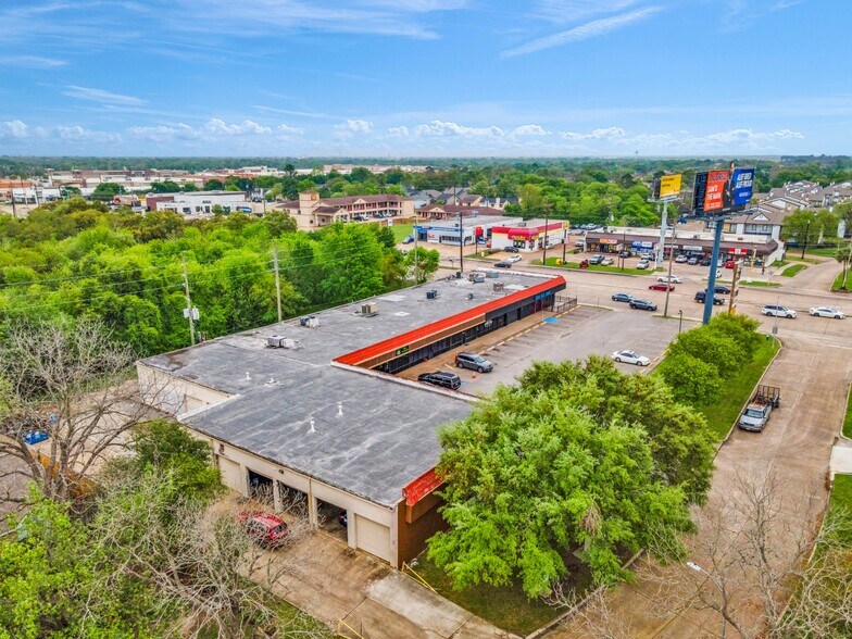 More Photos Of 13660-13670 Westheimer Rd, Houston Auto Repair For Sale