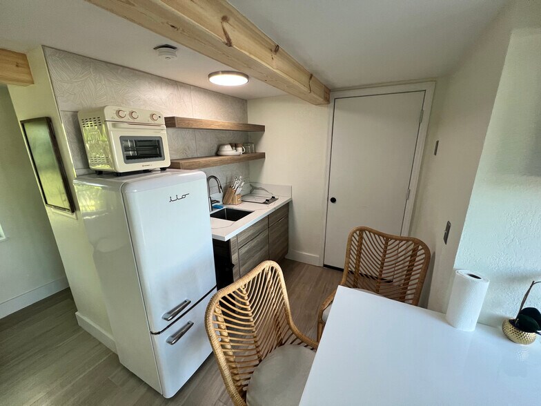 More Photos Of 2502 Tamarind Dr, Hutchinson Island Hotel For Sale