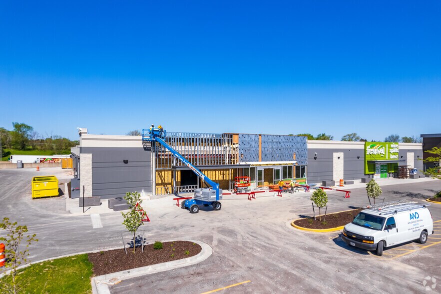 More Photos Of 4777 S 27th St, Greenfield Freestanding For Lease