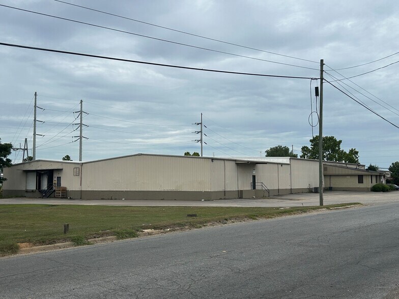 More Photos Of 215 Williamson Ave, Opelika Manufacturing For Lease