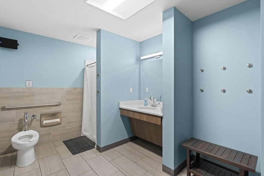 More Photos Of 313-315 Edge Ave, Valparaiso Office For Sale