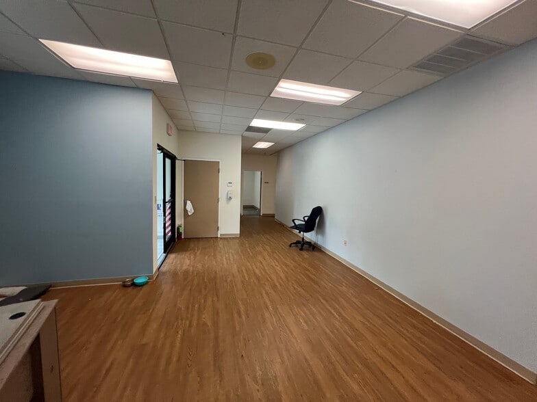 More Photos Of 7 Worth Cir, Johnson City Loft Creative Space For Lease
