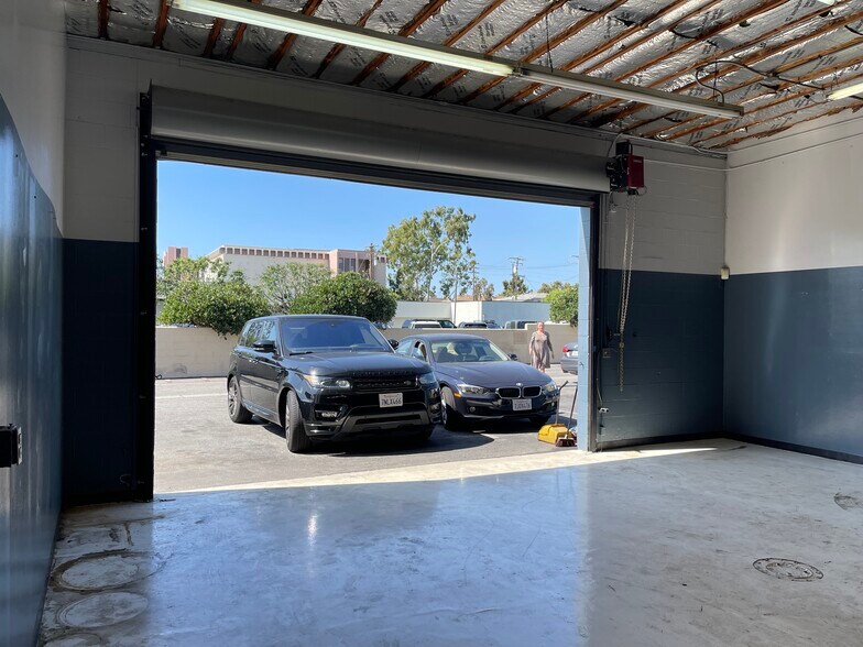 More Photos Of 2621 Pico Blvd, Santa Monica Storefront Retail Office For Lease
