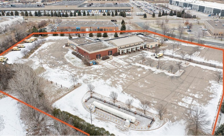 Primary Photo Of 11180 86th Ave N, Osseo Flex For Sale