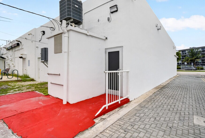 More Photos Of 1975-1977 71st St, Miami Beach Freestanding For Sale