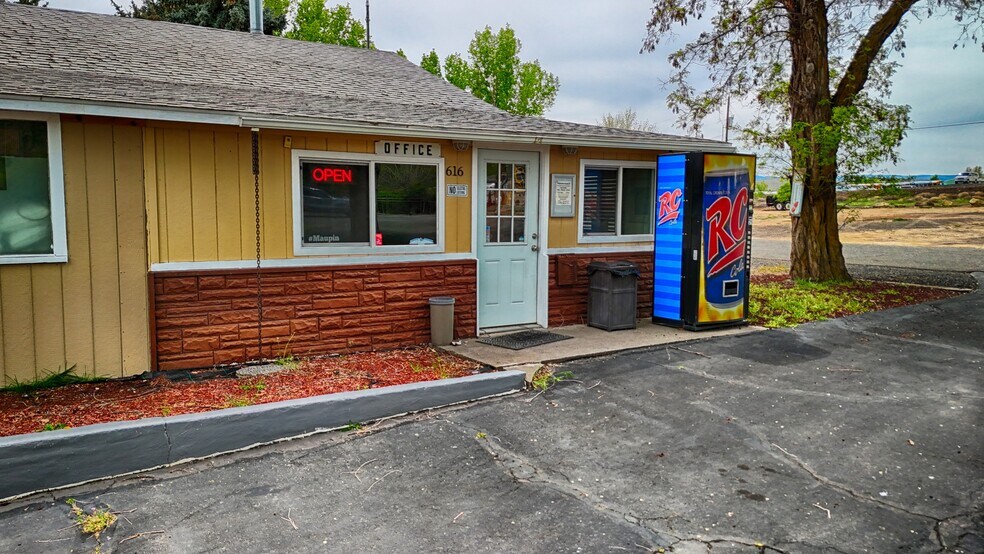 More Photos Of 616 Mill St, Maupin Hotel For Sale