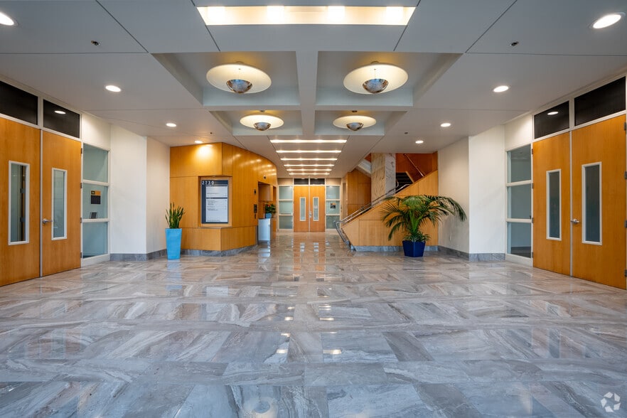 More Photos Of 2730 Gateway Oaks Dr, Sacramento Office For Lease