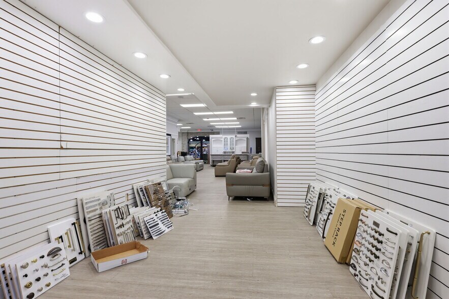 More Photos Of 17 Sweetmans Ln, Manalapan Township Freestanding For Lease