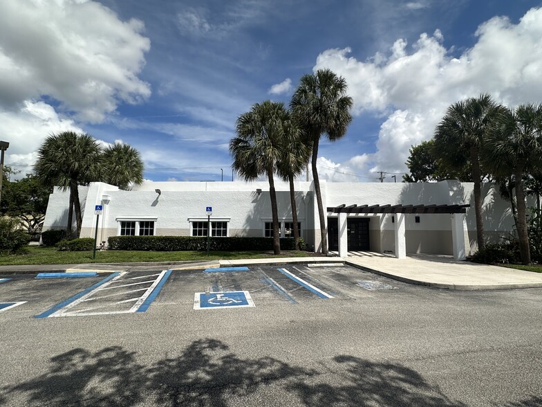 Primary Photo Of 8800 W State Road 84, Davie Restaurant For Lease