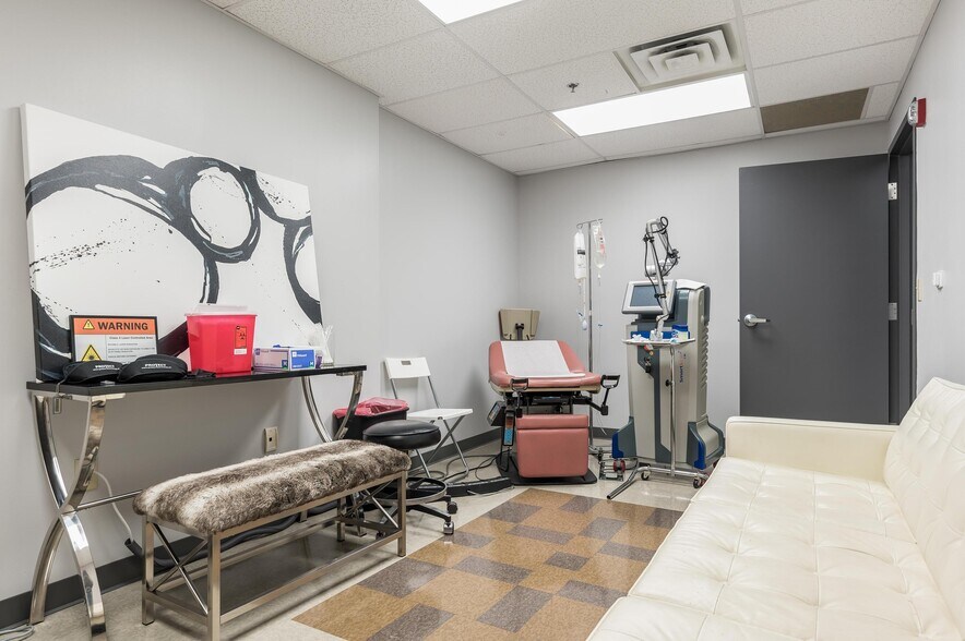 More Photos Of 961 Spring Creek Rd, East Ridge Medical For Lease