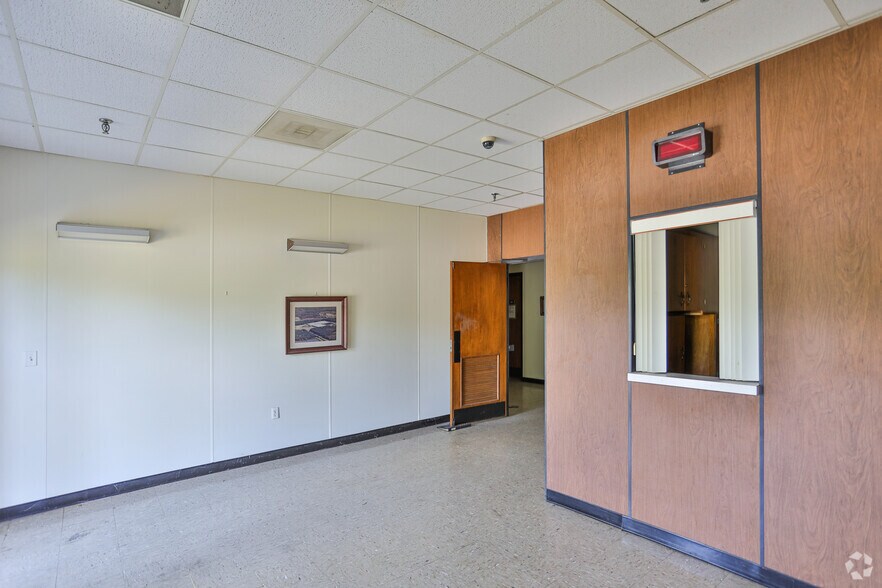 More Photos Of 1444 Lancaster Hwy, Chester Manufacturing For Sale