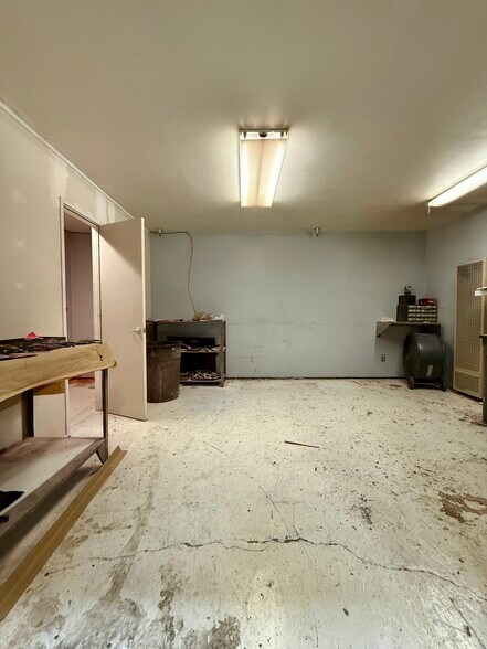 More Photos Of 110 Spring Hill Dr, Grass Valley Manufacturing For Sale