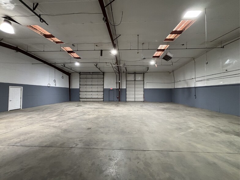 More Photos Of 673 Sandy Springs Rd, Piedmont Warehouse For Lease