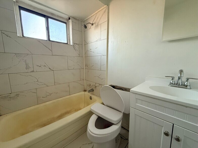 More Photos Of 2535-2537 Lysle Rd, Cincinnati Apartments For Sale