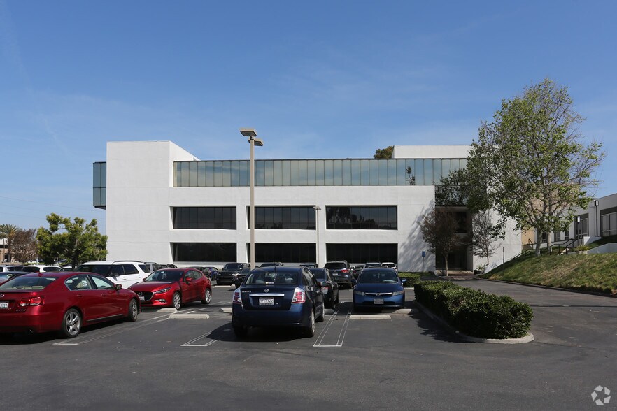 More Photos Of 19762 MacArthur Blvd, Irvine Loft Creative Space For Lease