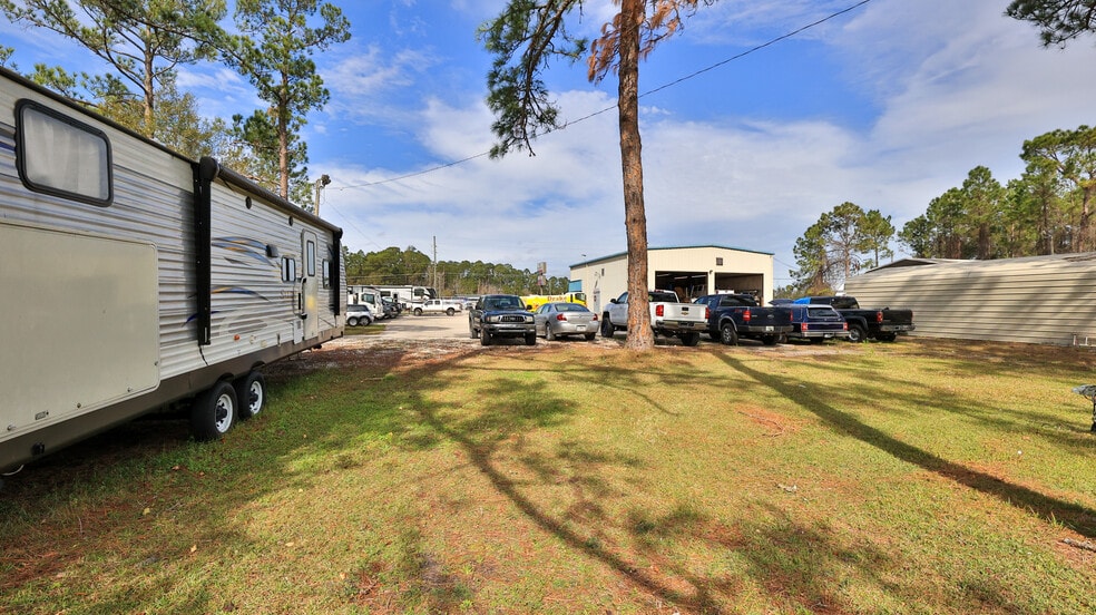 More Photos Of 2390 E International Speedway Blvd, Deland Freestanding For Lease