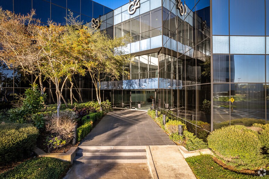 More Photos Of 10850 Richmond Ave, Houston Office For Lease