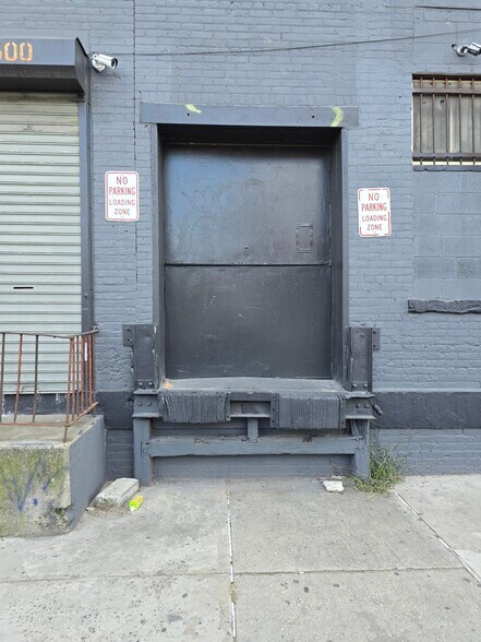 More Photos Of 600 Johnson Ave, Brooklyn Warehouse For Lease