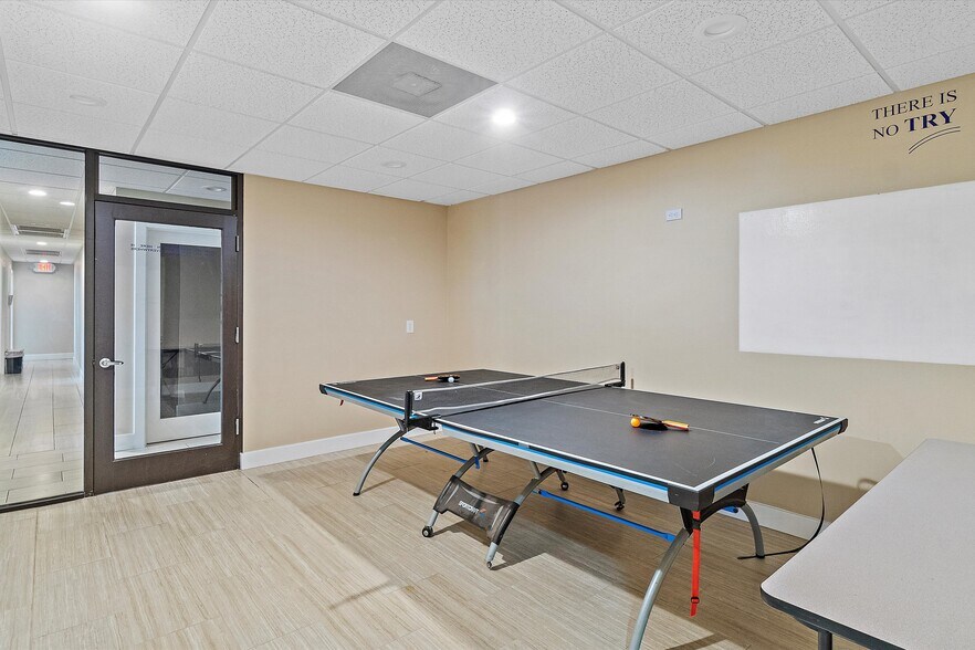 More Photos Of 5666 Seminole Blvd, Seminole Office For Sale